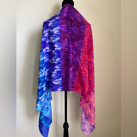 NWT GOTTEX Silk Scarf Geometric Floral 70” x 27” - Picture 1 of 7